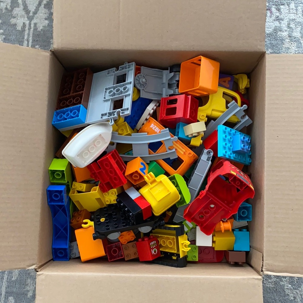 Various Lego Duplo pieces
